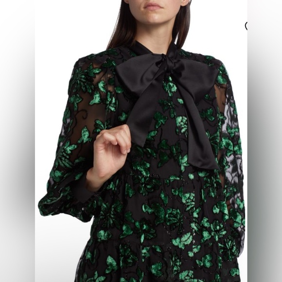 Alice + Olivia Black and Green Mini Dress - Picture 4 of 15